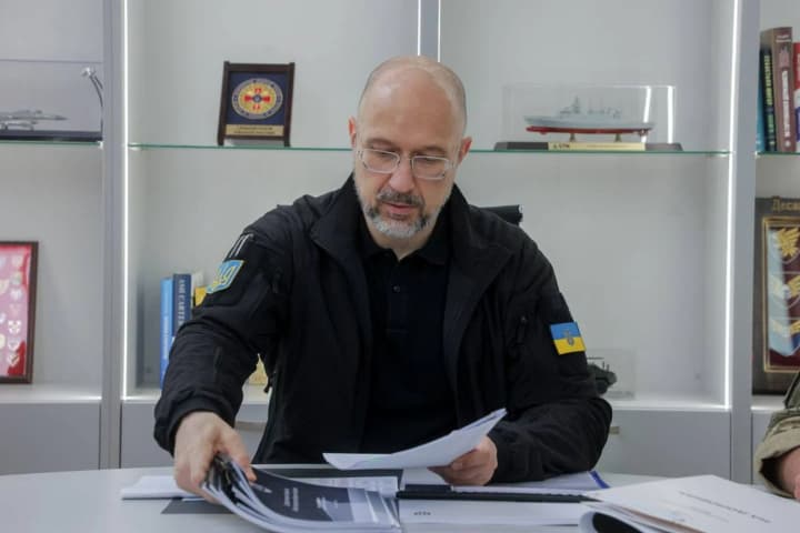 Україна здатна збільшити виробництво зброї до 50%: Шмигаль оголосив про нову стратегію