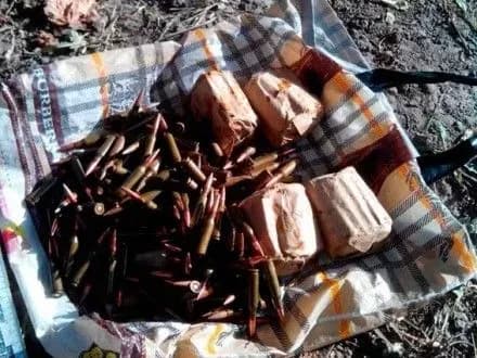 Ну вулиці в Житомирі у чоловіка виявили 270 патронів до автомата Калашникова