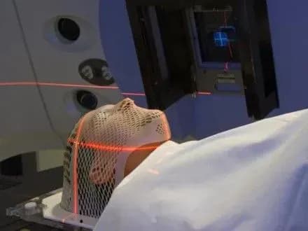 Останні досягнення фізики зробили променеву терапію ефективнішою - лікар