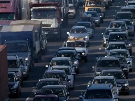 На кордоні з Польщею утворилися черги з понад 1,2 тис. автомобілів - ДПСУ