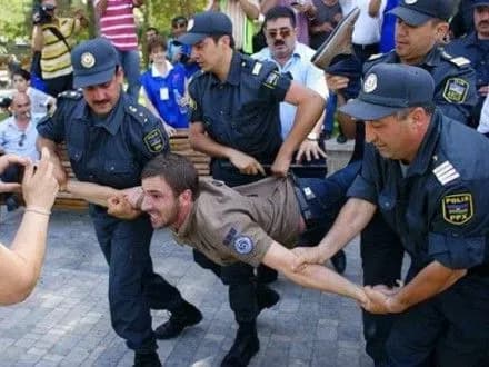 В Азербайджані хочуть карати за образу президента в інтернеті