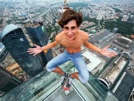 Більше 70 осіб загинули від екстремальних селфі у 2016 році