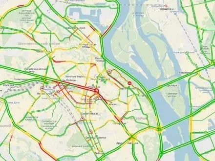 Пробки в Киеве достигли пяти баллов