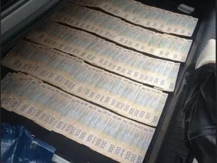 Начальника управління ЖКГ з ЛМР затримали на хабарі у 80 тисяч гривень - прокуратура