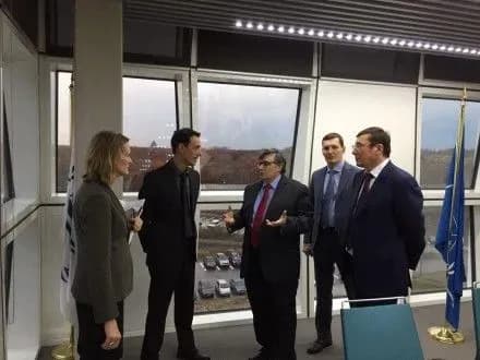 Ю.Луценко обговорив з прокурором МКС розслідування злочинів щодо України
