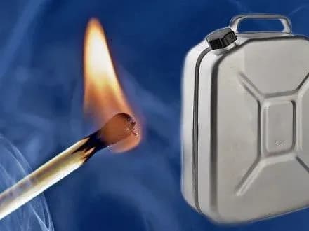 На Херсонщині чоловік, який облив себе бензином та підпалив вночі, помер у лікарні