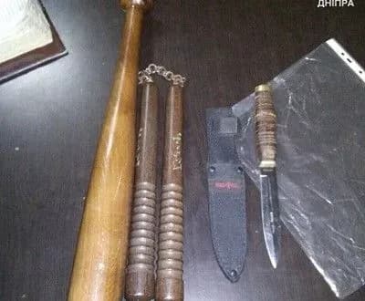 Чоловік збирався розправитися з екс-дружиною за допомогою нунчаку у Дніпрі