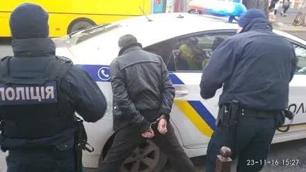 Чоловік, погрожуючи виделкою, зґвалтував жінку у Дніпрі