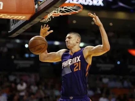 Баскетболіст О.Лень став другим найрезультативнішим українцем в історії НБА