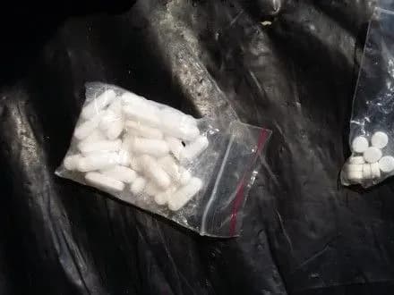 Жінка намагалась вивезти з окупованого Алчевська наркотики