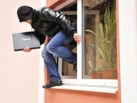 На Вінниччині двоє чоловіків пограбували сільську раду