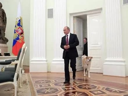 В.Путін показав японським журналістам свого собаку