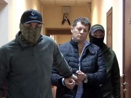 Р.Сущенка доставили до суду у Москві, де розглядатимуть скаргу на продовження його арешту