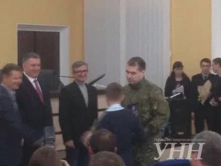 А.Аваков передал ключи от 32 квартир для работников органов внутренних дел в Донецкой области