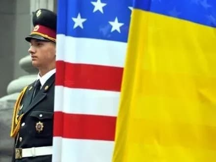 Б.Обама підписав оборонний бюджет США з 350 млн дол. допомоги Україні