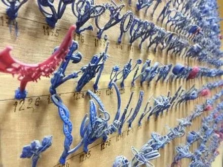 Незаконне вироблення ювелірних виробів відомих світових брендів припинили в Одесі