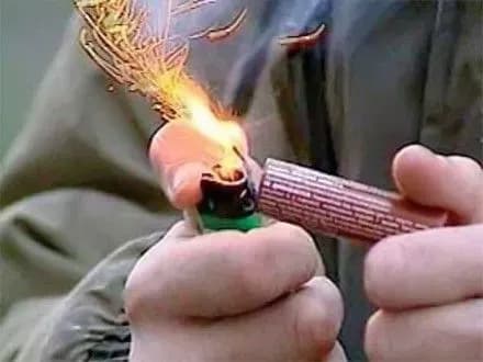 Дитину в столиці травмувало петардою, яку викинули з балкону