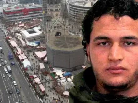 Поліція ФРН провела обшуки в рамках розслідування теракту на різдвяному базарі