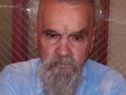 Серійного вбивцю Чарльза Менсона госпіталізовано з в'язниці
