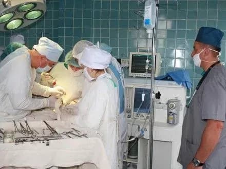 До лікарні ім.Мечникова доставили чоловіка із чисельними ножовими пораненнями