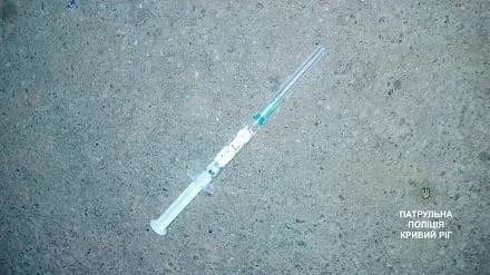 Жінку та чоловіка затримали з наркотиками у Кривому Розі