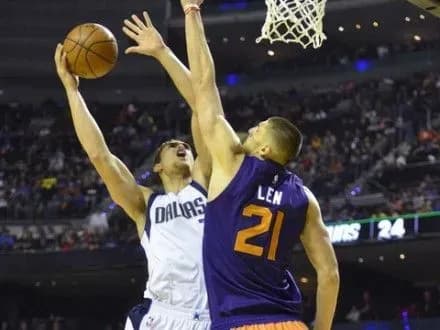 "Фінікс" українця О.Леня поступився у Мексиці БК "Даллас"