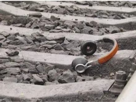 Поїзд насмерть збив студента в навушниках на Кіровоградщині