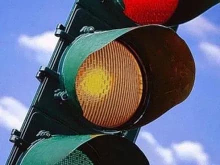 Два светофора с системой интеллектуального управления построят в Киеве