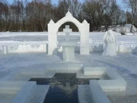 Президент і Прем'єр привітали українців зі святом Водохреща