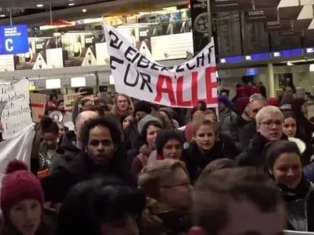 Акція проти депортації мігрантів до Афганістану пройшла в аеропорту Франкфурта