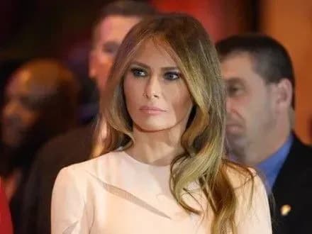 П.Андерсон подарує дружині Д.Трампа шубу із російського штучного хутра