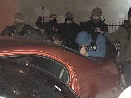 Суддю Солом'янського суду міста Києва та директора адвокатського бюро затримано при отриманні хабаря у розмірі 22000 доларів США