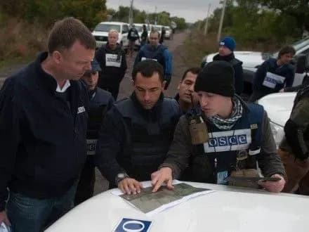 А.Хуг предупредил об угрозе гуманитарной и экологической катастрофы в Донецкой области