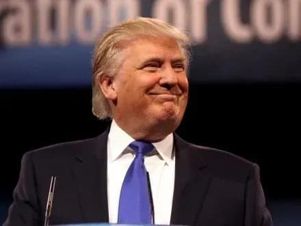 ЗМІ: Д.Трамп може зобов'язати іноземців звітувати про інтернет-активність при в'їзді в США