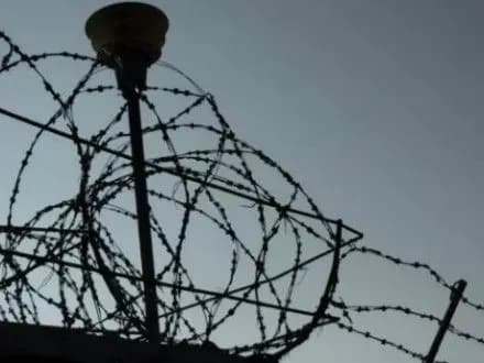 Молодого чоловіка засудили до 14 років ув'язнення за вбивство дитини