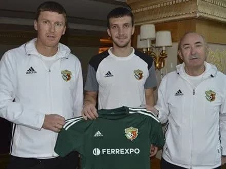 Півзахисник В.Шарпар підписав контракт з "Ворсклою"