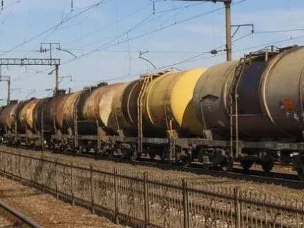“Трейд Коммодіті” запропонувало Укрзалізниці поставити дизпальне за підозріло низькою ціною