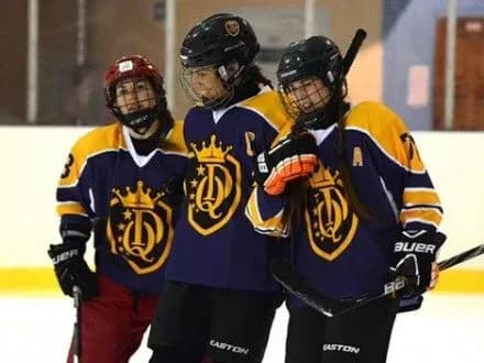 "Королевы Днепра" и "Днепровские Белки" одержали победы в матчах женского ЧУ по хоккею