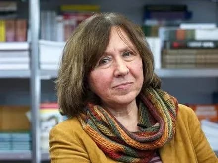 С.Алексієвич назвала депортацію С.Жадана "поганим знаком для Білорусі"