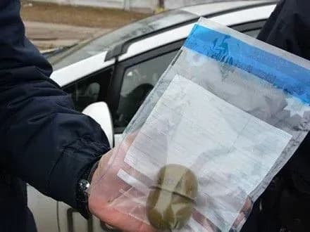 Біля миколаївської дитячої лікарні знайшли бойову гранату