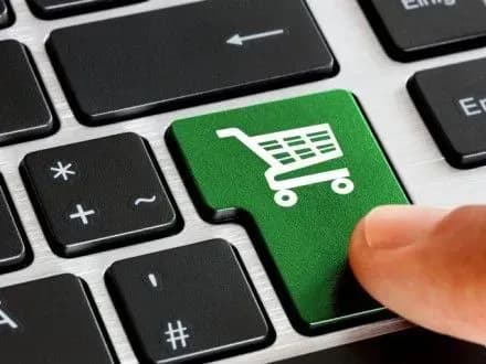 Нелегальним спиртом у Запоріжжі торгували через Інтернет