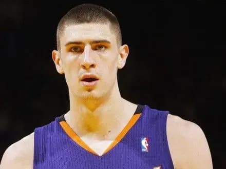 О.Лень допоміг "Фініксу" розгромити "Лос-Анджелес Лейкерс"