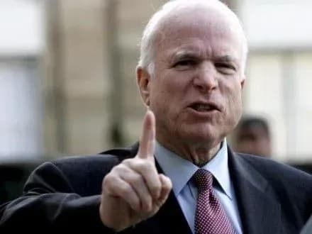 Дж.Маккейн закликав Д.Трампа надати Україні летальну зброю