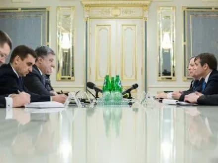 Президент України провів зустріч з сенатором США Р. Дурбіним і конгресменом США М.Квіглі