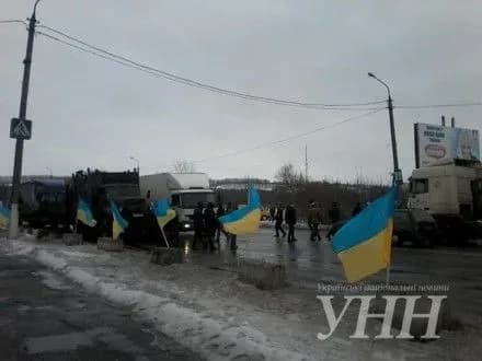 Водії-пересічники у Хмельницькому вийшли на безстрокову акцію протесту
