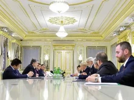 Росія несе повну відповідальність за порушення режиму припинення вогню – П.Порошенко