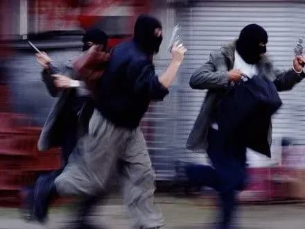 Чоловіка у Києві пограбували на мільйон гривень