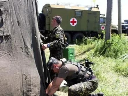 В Одесу прибув борт із пораненими в зоні АТО бійцями