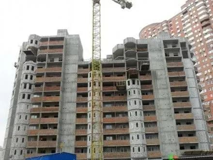 Зведення новобудови на Драгоманова у столиці наближається до завершення — “Київміськбуд”