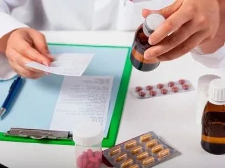 В Україні набирає популярності аптечний алкоголізм — лікар